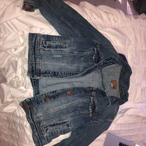 American Eagle Jean Jacket!
